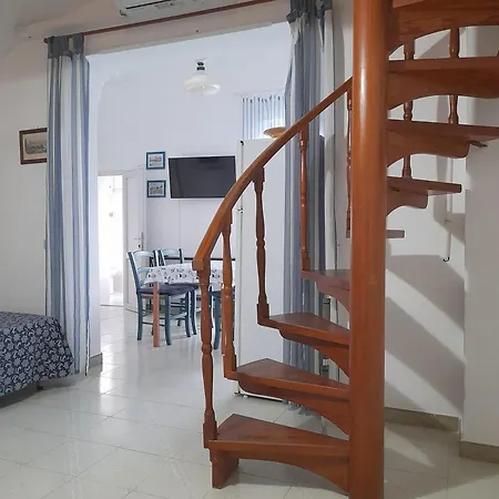 Poseidone Понца